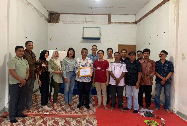 Badan Komando Daerah (BKD) Tenaga Penggerak Ketahanan Desa Provinsi Sumatera Utara melaksanakan diskusi mingguan yang berjudul Tatakelola Pemerintahan Desa, di Kantor BKD TPKD Sumatera Utara, Medan. Diskusi yang di hadiri Pengurus TPKD dan mahasiswa Kota Medan di isi oleh Antonius Tarigan, S.Sos,.M.AP. Camat STM Hulu Kabupaten Deli Serdang.