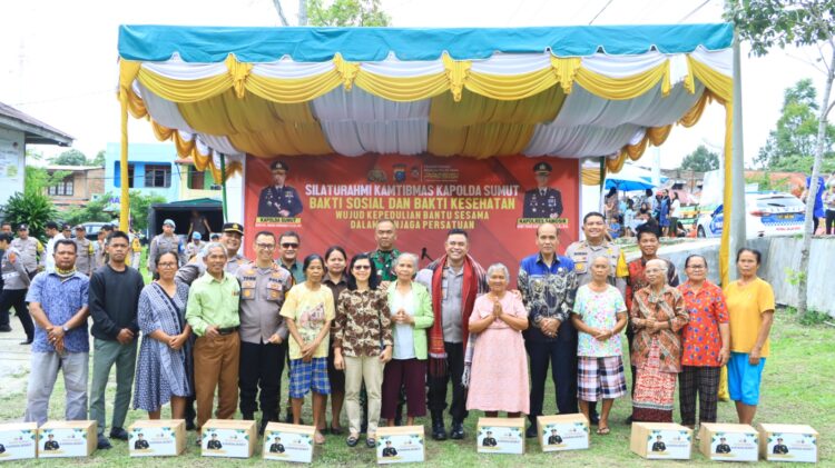 Kapolda Sumatera Utara, Irjen Pol. Whisnu Hermawan Februanto, S.IK., M.H., bersama rombongan melakukan kunjungan kerja dalam rangka bakti sosial di Kabupaten Samosir. Bertempat di Desa Ambarita, Kecamatan Simanindo, kunjungan ini berlangsung aman dan lancar, dihadiri oleh berbagai elemen masyarakat, mulai dari tokoh adat hingga tokoh agama setempat.