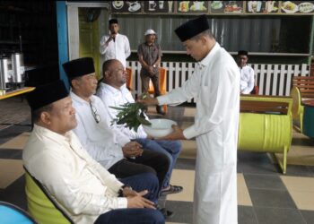 Peresmian posko Relawan Muri di samping Jalan Lintas Nasional Medan-Banda Aceh di Desa Cot Gapu Kecamatan Kota Juang Kabupaten Bireuen. Senin 9/9/2024.