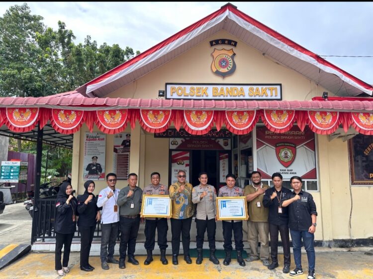 Kapolsek Banda Sakti Iptu. Zul Akbar, mendapatkan dua penghargaan dari Yayasan Advokasi Rakyat Aceh (YARA) atas partisipasi aktif implementasi Qanun Provinsi Nanggroe Aceh Darussalam Nomor 9 Tahun 2008 tentang Pembinaan Kehidupan Adat dan Adat Istiadat dan peran aktif pemberantasan narkotika dan Obat-obatan terlarang di Wilayah Kecamatan Banda Sakti, Kota Lhokseumawe.