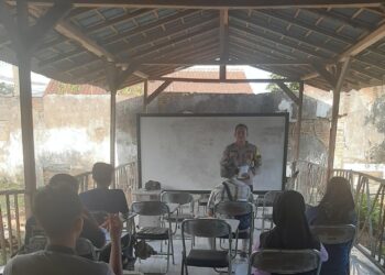 Rabu (25/9/24), Bhabinkamtibmas Polsek Purwokerto Selatan Polresta Banyumas Polda Jateng Aipda M. Ali Imron, S.H., menjadi tenaga pengajar di sekolah paket PKBM Satria Purwokerto