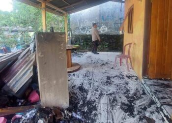 Terjadi kebakaran yang menghanguskan satu unit rumah kost permanen yang terdiri dari 10 kamar milik Bapak Ungke Bilondamo di Kelurahan Buha, Lingkungan IV, Kecamatan Mapanget, Kota Manado, Pada hari Minggu, tanggal 29 September 2024, sekitar pukul 12.20 WITA.