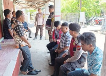 Polsek Malalayang menggelar kegiatan “Minggu Kasih” yang berlangsung di gedung GMIM El Manibang, Malalayang, Kota Manado. Kegiatan ini dipimpin oleh Panit Binmas, IPDA Berhart Damo, dan dihadiri oleh jemaat setempat yang antusias berpartisipasi, Minggu (29/9/2024).