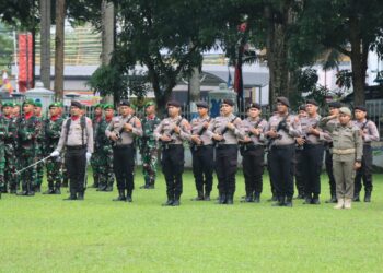 HARI KESAKTIAN PANCASILA: Polresta Deliserdang hadiri upacara peringatan Hari Kesaktian Pancasila di Lapangan Depan Kantor Bupati Deliserdang Kecamatan Lubukpakam, Selasa (1/10/2024). (Foto Dok/ Polresta DS)