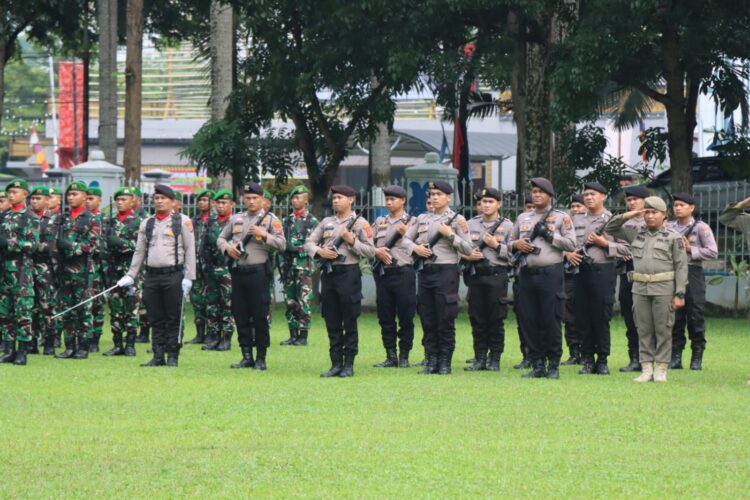 HARI KESAKTIAN PANCASILA: Polresta Deliserdang hadiri upacara peringatan Hari Kesaktian Pancasila di Lapangan Depan Kantor Bupati Deliserdang Kecamatan Lubukpakam, Selasa (1/10/2024). (Foto Dok/ Polresta DS)