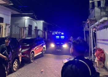 Personel Polresta Manado telah meluncurkan program inovatif bertajuk “Silau Mata”. Program ini bertujuan untuk mencegah tindakan kriminal dan meningkatkan rasa aman di kalangan warga, terutama di wilayah-wilayah yang rawan kejahatan, Senbin (30/9/2024) malam.