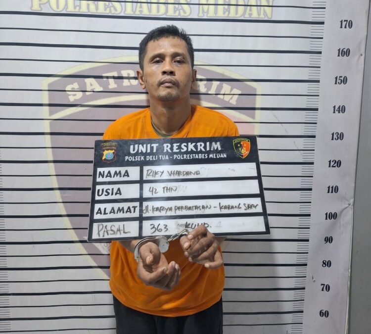DITANGKAP: Polsek Delitua berhasil menangkap, RW yang merupakan satu dari tiga pelaku pencurian sepeda motor milik Armahanum, Rabu (24/9/2024).(Foto Dok/ Polsek Delitua)