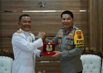 Kapolda Sulawesi Utara Irjen Pol Roycke Harry Langie didampingi Wakapolda Brigjen Pol Bahagia Dachi melaksanakan kunjungan silaturahmi ke Mako Lantamal VIII, Jumat (4/10/2024).