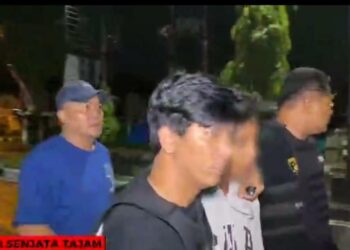 DIAMANKAN: Patroli jalanan yang dilakukan Unit Reaksi Cepat (URC) Sat Reskrim Polrestabes Medan mengamankan pelaku geng motor, Minggu (6/10/2024). (Foto Dok/ Polrestabes)