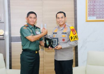 Kapolda Sumsel Irjen Andi Rian R Djajadi Sik MH melakukan kunjungan silaturahmi ke Makodam II Sriwijaya di jalan Jenderal Sudirman Palembang, Senin (07/10/2024).