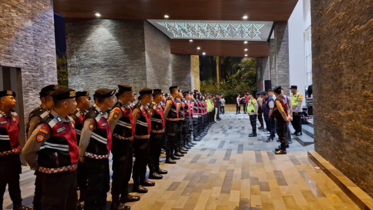 Debat publik perdana antara calon Bupati Kabupaten Penukal Abab Lematang Ilir (PALI) dalam rangka Pemilihan Kepala Daerah (Pilkada) serentak tahun 2024 berlangsung meriah di Ballroom Hotel Novotel, Kota Palembang pada Senin malam (07/10/24).