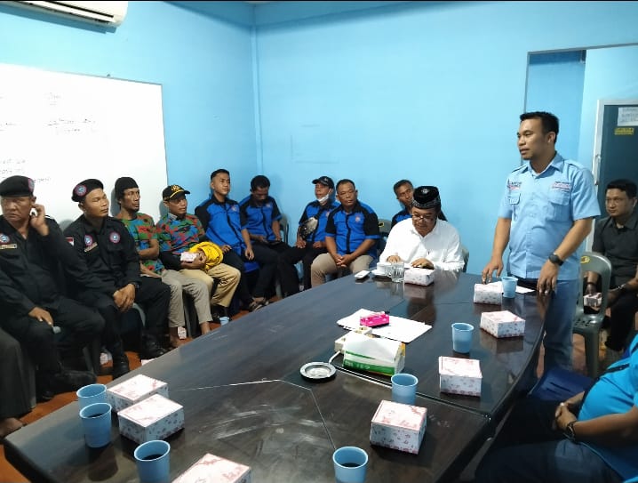 Federasi Serikat Pekerja Transport Indonesia-Serikat Pekerja Seluruh Indonesia (FSPTI-SPSI) Kabupaten Simalungun secara resmi mendeklarasikan dukungannya untuk pasangan H. Anton Saragih dan Benny Gusman Sinaga dalam Pilkada Kabupaten Simalungun. Deklarasi ini dihadiri oleh 19 perwakilan Pimpinan Unit Kerja (PUK) dan Satgas FSPTI-SPSI, dengan kehadiran Ketua Irawadi, Sekretaris Syahril, dan Bendahara Suaep Supriadi.(Selasa 08 Oktober 2024)