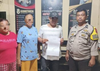 Bhabinkamtibmas Polsek Wori melaksanakan program problem solving yang inovatif. Kegiatan ini diadakan untuk menangani berbagai masalah yang mengganggu ketentraman masyarakat, mulai dari kebisingan hingga aktivitas yang meresahkan warga, Selasa (8/10/2024).