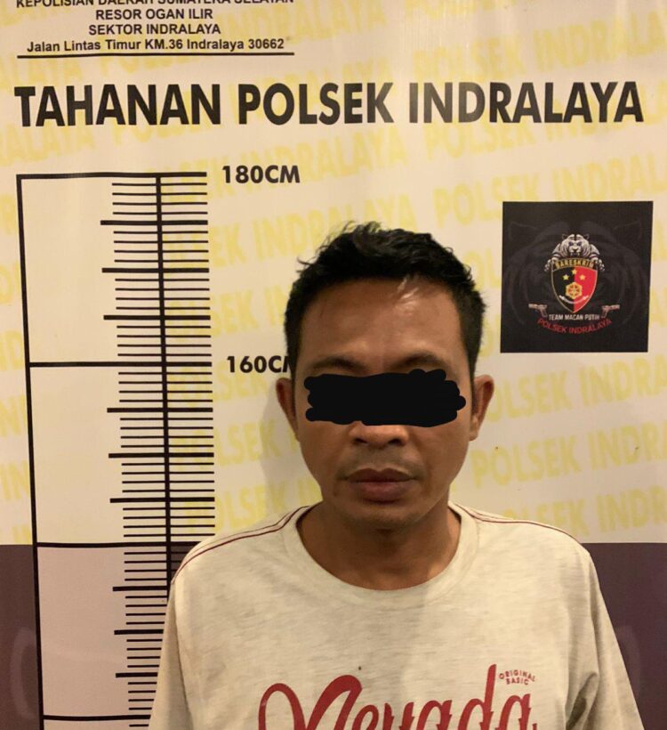 Penyelidikan yang dilakukan mengarah pada pelaku berinisial H, seorang pria berusia 41 tahun yang merupakan warga Dusun I, Desa Tanjung Pering. Tim melakukan identifikasi dan pelacakan keberadaan pelaku hingga diketahui bahwa ia bersembunyi di Kecamatan Silabranti, Kota Palembang. Informasi ini langsung ditindaklanjuti oleh tim untuk melakukan penangkapan.