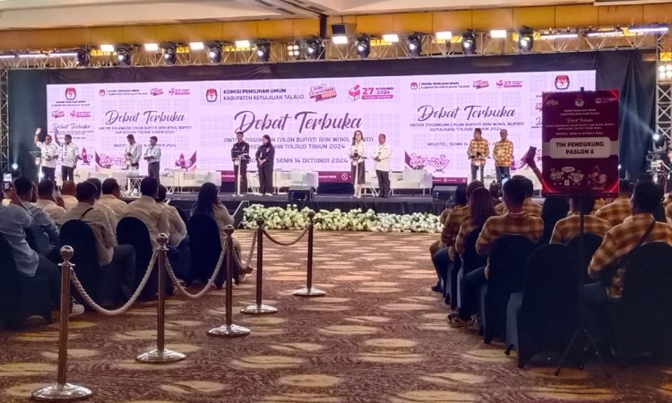 Polresta Manado menurunkan personel Operasi Mantap Praja 2024 untuk mengamankan kegiatan Debat Publik Calon Bupati dan Wakil Bupati Kabupaten Kepulauan Talaud. Acara ini berlangsung di Hotel Novotel, Kecamatan Mapanget, Kota Manado, Senin (14/10/2024).