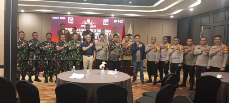 Kapolres Ogan Ilir, AKBP Bagus Suryo Wibowo, S.I.K, menegaskan pentingnya netralitas Polri dalam Pemilihan Kepala Daerah (Pilkada) serentak 2024. Penekanan ini disampaikan saat menghadiri kegiatan sosialisasi Peraturan KPU Nomor 13 Tahun 2024 dan Keputusan KPU Nomor 1363 Tahun 2024 kepada penyelenggara negara, yang berlangsung di The Alts Hotel, Palembang, Senin (14/10/2024).