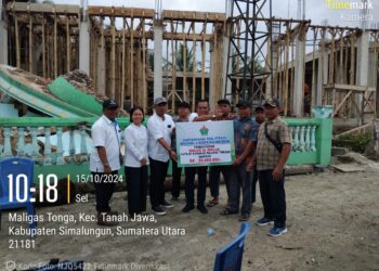 Manajemen Kebun Balimbingan dibawah Pimpinan Manajer M. Cholik Lubis didampingi Askep Johanes Saragih, APK Astriani Situngkir, Asisten Afdeling 2 Sudiwanra Damanik menyerahkan Bantuan Dana PKBL PTPN IV Regional II Kebun Balimbingan Pembangunan MASJID AL-IKHLAS Huta III Sidoarjo Maligas Tongah sebesar Rp. 20.000.000 dihadiri oleh perangkat desa, panitia pembanguan mesjid dan masyarakat Huta III Sidoarjo Nagori Maligas Tongah Kecamatan Tanah Jawa Kabupaten Simalungun. Selasa, 15 Oktober 2024