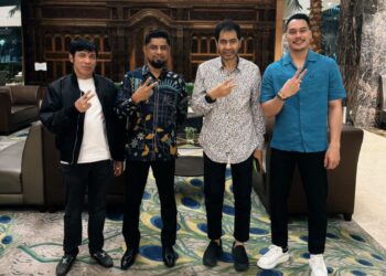 Ketua Repnas Aceh Mahfudz Y Loethan, yang didampingi bendahara Repnas Aceh, Agung Prabowo saat melaporkan hal tersebut kepada calon gubernur Aceh, H.Muzakir Manaf (Mualem) yang juga anggota dewan pembina Repnas. Rabu 16 Oktober 2024, di Hotel Sahid Jakarta.