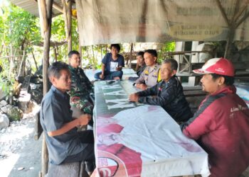 Polres Samosir meningkatkan kegiatan Cooling System di berbagai wilayah Kabupaten Samosir. Program ini bertujuan untuk menjaga ketertiban dan kelancaran pelaksanaan kampanye tatap muka yang diadakan oleh pasangan calon kepala daerah atau tim pemenangan, khususnya dalam mengantisipasi potensi konflik. Kegiatan ini dilaksanakan oleh personel Polsek jajaran dan Bhabinkamtibmas.