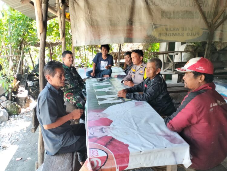 Polres Samosir meningkatkan kegiatan Cooling System di berbagai wilayah Kabupaten Samosir. Program ini bertujuan untuk menjaga ketertiban dan kelancaran pelaksanaan kampanye tatap muka yang diadakan oleh pasangan calon kepala daerah atau tim pemenangan, khususnya dalam mengantisipasi potensi konflik. Kegiatan ini dilaksanakan oleh personel Polsek jajaran dan Bhabinkamtibmas.