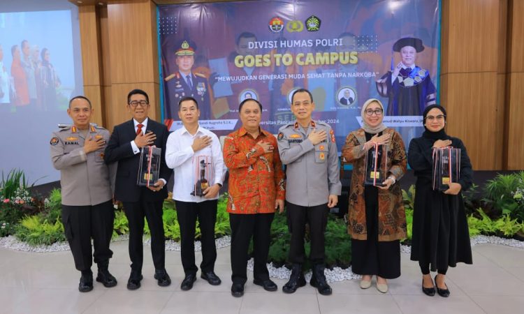 Brigjen Tjahyono saat membuka kegiatan Sosialisasi Kinerja Polri kepada 350 mahasiswa Goes To Campus 2024, bertema “Mewujudkan Generasi Muda Sehat Tanpa Narkoba”, di Universitas Pancasila (UP), Jakarta Selatan, Selasa (15/10/2024).