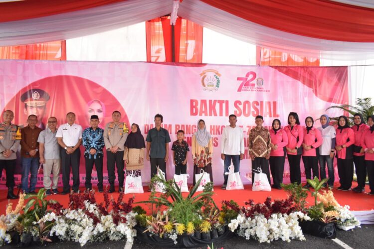 Pemerintah Kabupaten Ogan Komering Ilir (OKI) mendukung kegiatan Pengurus Bhayangkari Cabang OKI dalam kegiatan bakti sosial, bakti kesehatan, bazar UMKM dan sembako murah yang dipusatkan di Mapolres OKI. Minggu, (20/10/24).