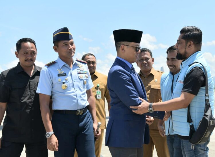 Sugiono yang merupakan putra kelahiran Aceh, menyempatkan diri untuk transit di Bandara Sultan Iskandar Muda (SIM), Blang Bintang, Aceh Besar, pada Selasa, 22 Oktober 2024.