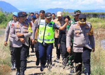 Tim Inafis Polda Gorontalo melakukan proses identifikasi terhadap korban pesawat SAM Air yang jatuh di Kecamatan Randangan, Kabupaten Pohuwato. Upaya ini dilakukan untuk memastikan identitas korban dan memudahkan proses penyerahan jenazah kepada keluarga.
