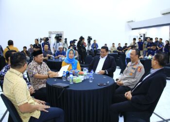 Kadivhumas Polri Irjen. Pol. Sandi Nugroho menghadiri penandatanganan Surat Keputusan Bersama (SKB) KPU, Bawaslu, KPI, dan Dewan Pers. SKB tersebut mengenai pembentukan Gugus Tugas Pemantauan Pemberitaan Pilkada 2024.