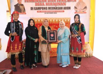 Safriati saat menghadiri kegiatan Penilaian Desa Kerajinan di Gampong Meunasah Aron, Bungkaih, Kecamatan Muara Batu Kabupaten Aceh Utara, Kamis, 24 Oktober 2024.