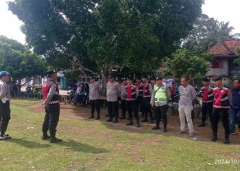 Personil Polsek Muara Kuang bersama Polres Ogan Ilir melaksanakan pengamanan kegiatan kampanye dan peresmian Posko Garuda OI Bersatu For HDCU dalam rangka mendukung Pilkada Gubernur dan Wakil Gubernur Sumsel 2024. Kegiatan ini berlangsung di Desa Tambang Rambang, Kecamatan Rambang Kuang, dengan dihadiri oleh ratusan pendukung pasangan calon HD-CU.