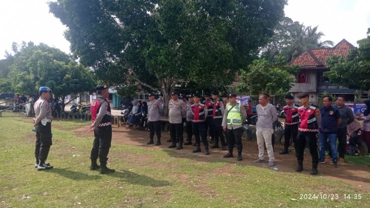 Personil Polsek Muara Kuang bersama Polres Ogan Ilir melaksanakan pengamanan kegiatan kampanye dan peresmian Posko Garuda OI Bersatu For HDCU dalam rangka mendukung Pilkada Gubernur dan Wakil Gubernur Sumsel 2024. Kegiatan ini berlangsung di Desa Tambang Rambang, Kecamatan Rambang Kuang, dengan dihadiri oleh ratusan pendukung pasangan calon HD-CU.