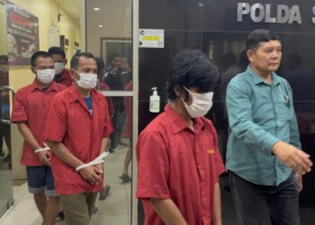 DILIMPAHKAN: Berkas dinyatakan lengkap, Tujuh tersangka pencurian sawit akan dilimpahkan ke Jaksa. (Foto Dok/ Polda Sumut)