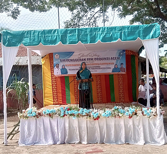 Penjabat Ketua TP-PKK Provinsi Aceh Ny Safriati Safrizal, SSi, MSi, mengunjungi Gampong Alue Rambe Kecamatan Kuta Makmur Kabupaten Aceh Utara dalam rangka pembinaan dan penilaian lomba Gampong Mawadah Warahmah (Gammawar), Jumat, 25 Oktober 2024.