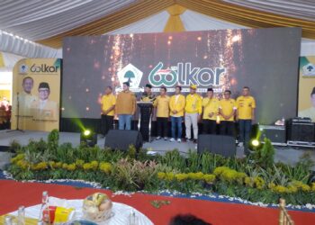 Ulang Tahun Ke-60 Partai Golkar & Konsolidasi Pemantapan Pemenangan Pilkada Kabupaten Bogor diihadiri Ribuan Relawan, Simpatisan dan Kader yang dilaksanakan di Kantor DPC Partai Golkar Kabupaten Bogor.