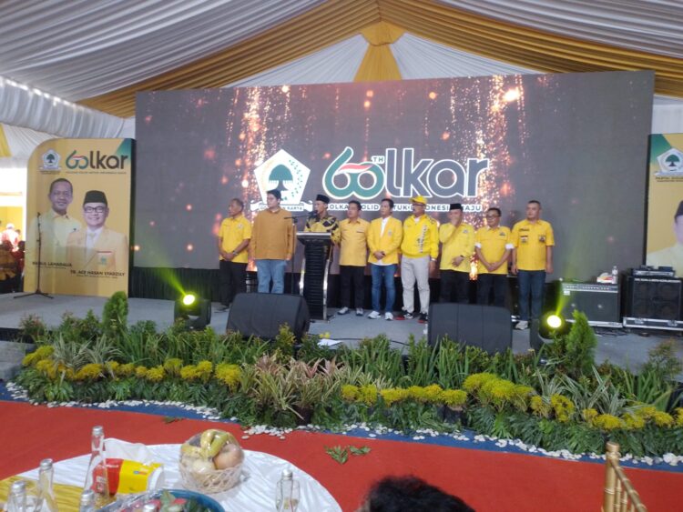 Ulang Tahun Ke-60 Partai Golkar & Konsolidasi Pemantapan Pemenangan Pilkada Kabupaten Bogor diihadiri Ribuan Relawan, Simpatisan dan Kader yang dilaksanakan di Kantor DPC Partai Golkar Kabupaten Bogor.