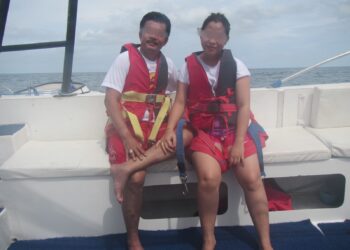Kemesraan yang terekam dalam foto dan video mirip Bupati Nias Barat Khenoki Waruwu dan Kadis Pariwisata Nias Barat April Imelda Hia (Foto. Dok/P.GL)