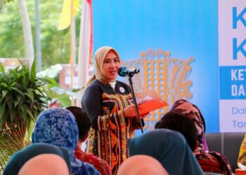 Ketua Umum TP-PKK Pusat yang merupakan istri Menteri Dalam Negeri, Tri Suswati Tito Karnavian