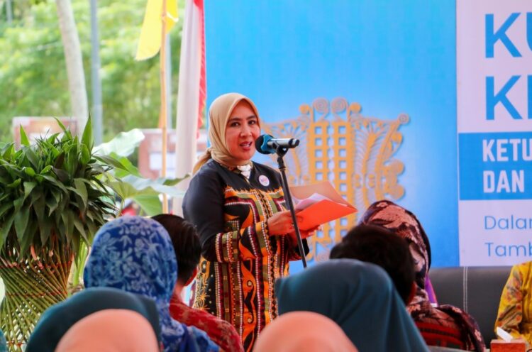 Ketua Umum TP-PKK Pusat yang merupakan istri Menteri Dalam Negeri, Tri Suswati Tito Karnavian