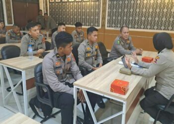 Tim Pusat Penelitian dan Pengembangan (Puslitbang) Polri melaksanakan penelitian di Polda Sulut terkait evaluasi website dan peralatan yang digunakan pada rekrutmen anggota Polri. Penelitian dimulai sejak 7 hingga 10 Oktober 2024 di Polda Sulut dan jajaran, dipimpin Ketua Tim Kombes Pol Syahrial M. Said.