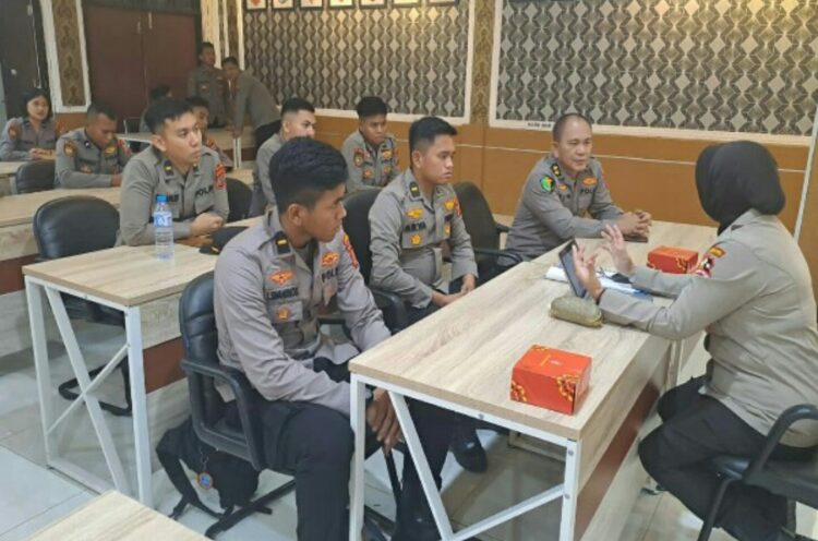 Tim Pusat Penelitian dan Pengembangan (Puslitbang) Polri melaksanakan penelitian di Polda Sulut terkait evaluasi website dan peralatan yang digunakan pada rekrutmen anggota Polri. Penelitian dimulai sejak 7 hingga 10 Oktober 2024 di Polda Sulut dan jajaran, dipimpin Ketua Tim Kombes Pol Syahrial M. Said.