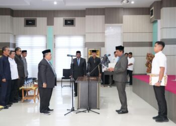 Pj Wali Kota Sabang Andri Nourman resmi melantik Irfani S. Sos., M.M sebagai Penjabat Sekretaris Daerah Kota Sabang di Aula Pulau Weh Kantor Wali Kota Sabang