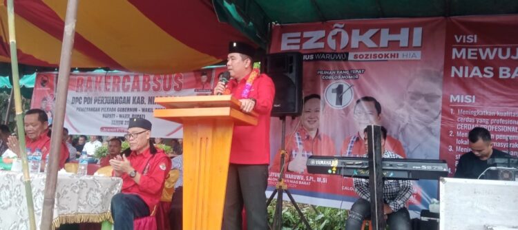 Calon Wakil Gubernur Sumatera Utara, Hasan Basri Sagala, nomor urut 2, hadir dalam acara pengukuhan tim Ezokhi di Nias Barat. Acara tersebut dihadiri oleh berbagai tokoh masyarakat dan pendukung setia, yang menunjukkan antusiasme tinggi terhadap calon pemimpin daerah ini. Pada Kamis, 17 Oktober 2024.