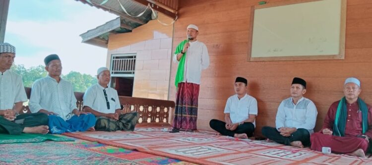 Calon Bupati dan Calon Wakil Bupati Nagan Raya Provinsi Aceh Jonniadi, SE.M.Si - Zaini Mantri Doi Nomor Urut 4, melakukan silaturahmi dengan Para Pimpinan pondok pesantren yang ada di kabupaten Nagan Raya, Silaturrahmi yang digelar dikomplek Dayah Darul 'Ulum Al- Mukaramah pimpinan Abiya Husaini Ishak.