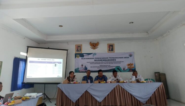 Musyawarah Perencanaan Pembangunan Desa (Musrenbangdes) Penyusunan  Rencana Kerja Pemerintah Desa Banjarjati Tahun Anggaran 2025 Dan DU-RKPDES Tahun 2026 Desa Banjarjati Kec. Klapanunggang Kab. Bogor.RH/Mitrapolri.28/10/2024