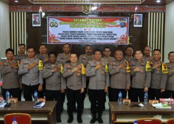 Biro Operasi (Biro Ops) Polda Sumatera Utara melaksanakan supervisi pada Operasi Mantap Praja Toba 2024 dalam masa tahapan kampanye Pilkada Serentak 2024. Kegiatan ini dipimpin oleh Kompol Agung Basuni, S.H., S.I.K., M.H., dan berlangsung di Aula Pusuk Buhit, Mako Polres Samosir pada 1 November 2024.