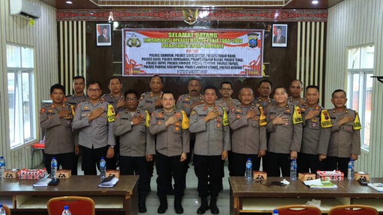 Biro Operasi (Biro Ops) Polda Sumatera Utara melaksanakan supervisi pada Operasi Mantap Praja Toba 2024 dalam masa tahapan kampanye Pilkada Serentak 2024. Kegiatan ini dipimpin oleh Kompol Agung Basuni, S.H., S.I.K., M.H., dan berlangsung di Aula Pusuk Buhit, Mako Polres Samosir pada 1 November 2024.