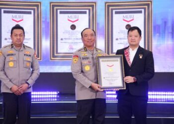 Ketiga penghargaan yang dimaksud adalah Rekor Pusat Asesmen Internal yang Bekerja Sama dengan Kementerian Terbanyak; Pusat Asesmen Internal dengan Asesi Terbanyak dalam Kurun Waktu 15 Tahun; dan Pusat Asesmen Internal dengan Pelatihan Asesor Terbanyak. Pemberian penghargaan ini berlangsung di Penutupan Rapat Koordinasi Pembina fungsi (Rakorbin) SDM dan PNS Polri di Hotel Borobudur, Rabu (16/10).