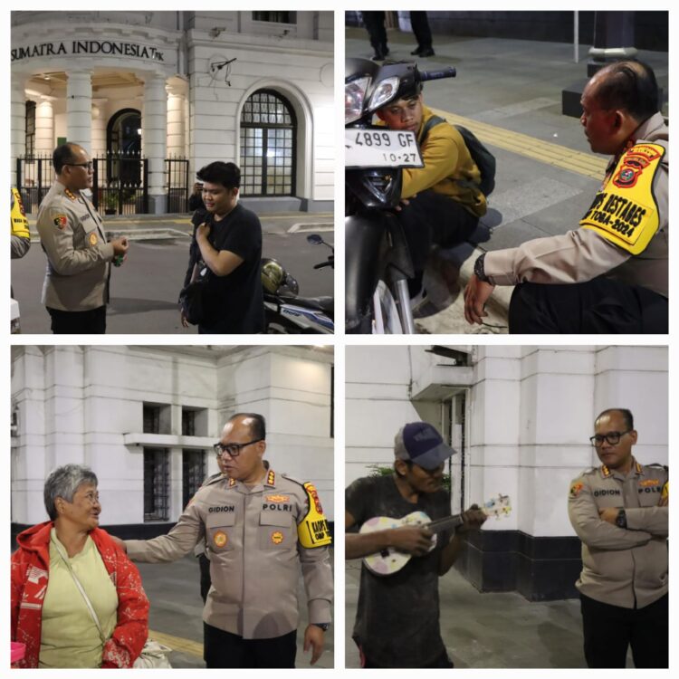 PATROLI DIALOGIS: Kapolrestabes Medan Kombes Pol Gidion Arif Setyawan SIK SH MHum melakukan partroli dialogis dengan warga di Jalan Ahmad Yani/Simpang Kesawan, Kecamatan Medan Barat, Sabtu (2/11/2024).(Foto Dok/Polrestabes)