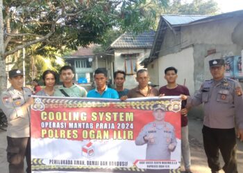 Polsek Rantau Alai melaksanakan patroli himbauan Kamtibmas dan cooling system guna menjaga situasi aman dan kondusif di wilayah hukum Polsek Rantau Alai. Kegiatan yang dimulai sekitar pukul 14.30 WIB ini dipimpin oleh Ka SPK 3 Polsek Rantau Alai bersama empat personel lainnya, dan menyasar beberapa lokasi strategis, seperti Simpang Tiga Desa Mekarsari, Desa Rantau Alai, Desa Kertabayang, Desa Sukananti, dan Desa Kelampaian, Sabtu (02/112024).